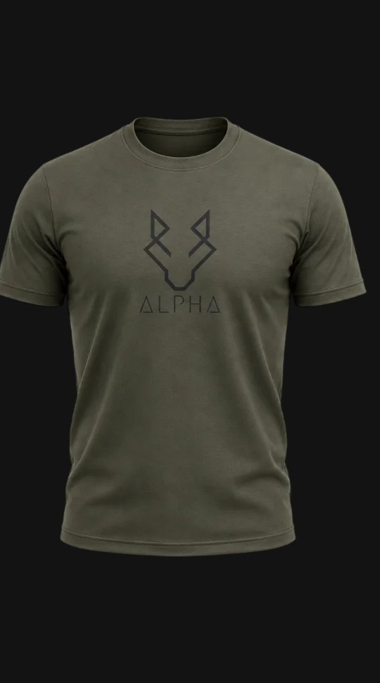 Camiseta Alpha na cor verde-militar com o logo da marca